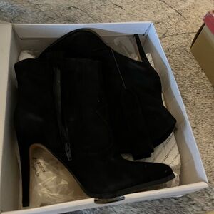 New Never Worn Suede Aldo Black Heeled Ankle Boots